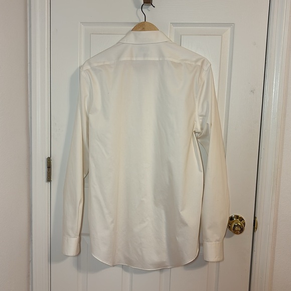 Calvin Klein Slim fit, infinite non-iron Ivory Shirt, Large - Picture 6 of 7